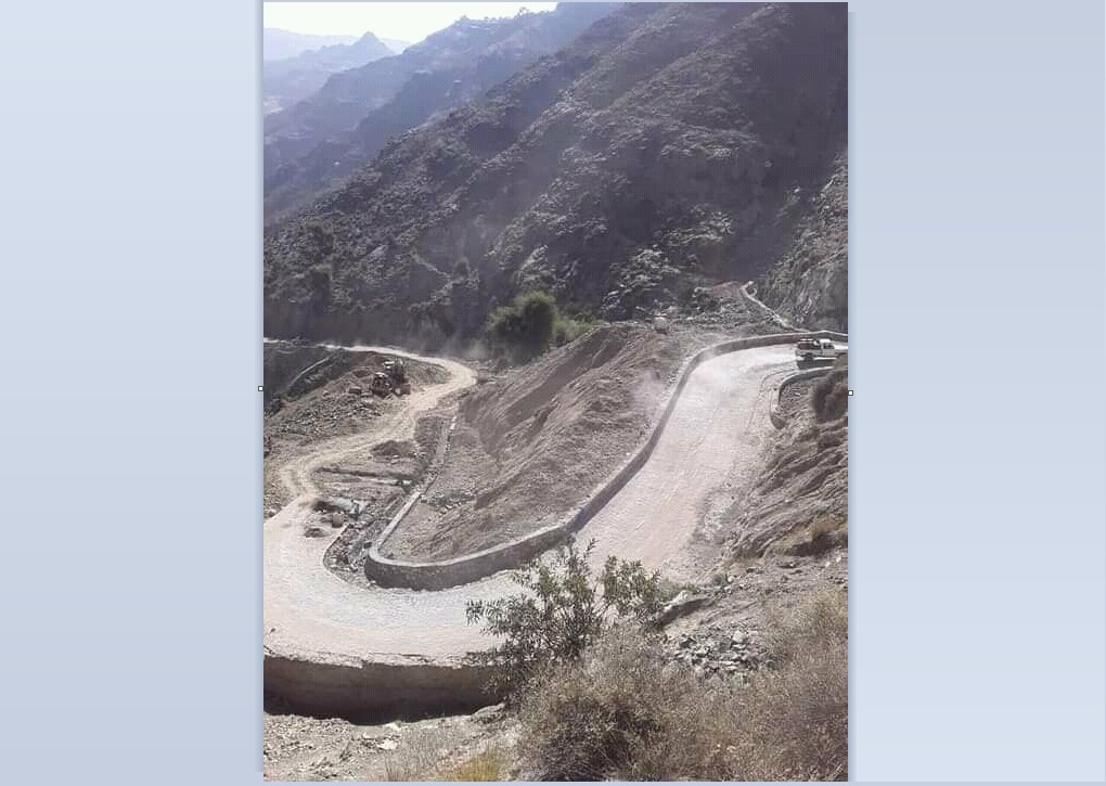 مبادرة إصلاح طريق في سامع بدأتها امرأة تفتح الباب أمام اصلاح عدة طرق