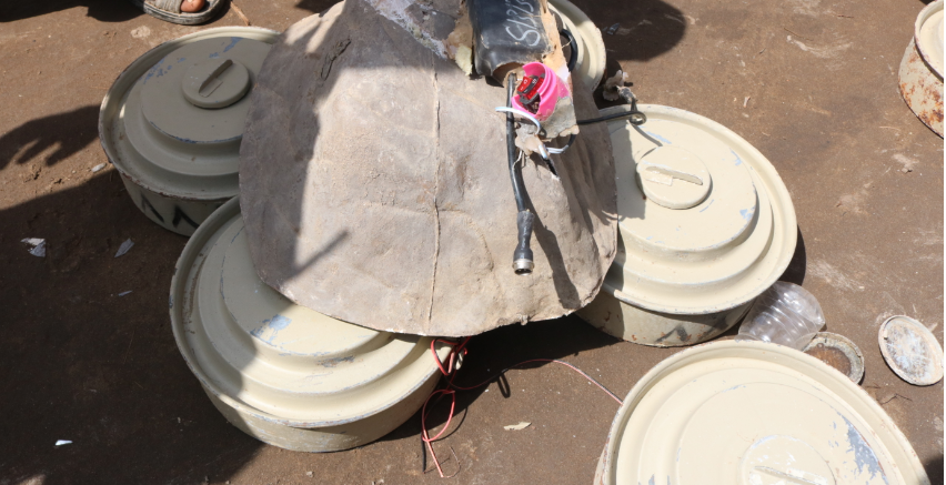 قُتل وأصيب عدد من سائقي الدراجات وأقارب لهم عبر الخطوط الداخلية 