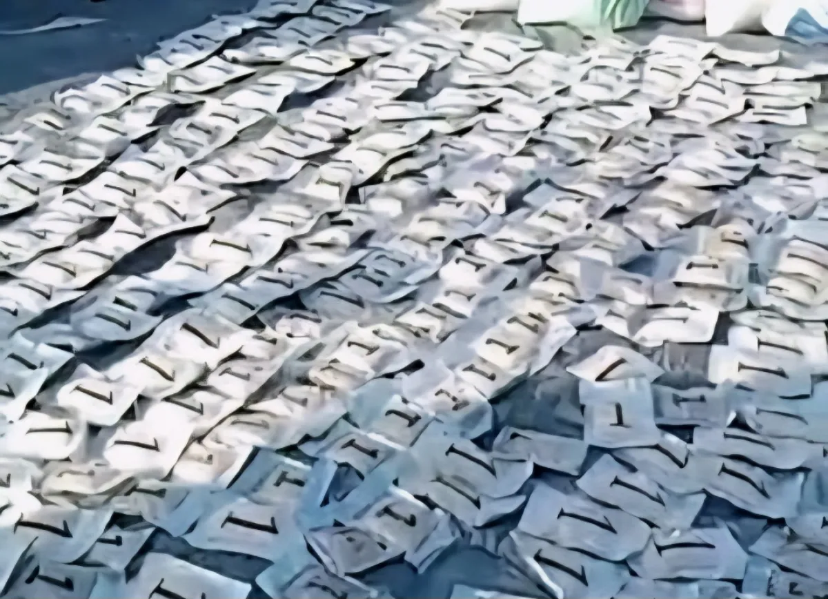 ضبط قارب تهريب محمل بكميات ضخمة من الكبتاجون قبالة سواحل باب المندب