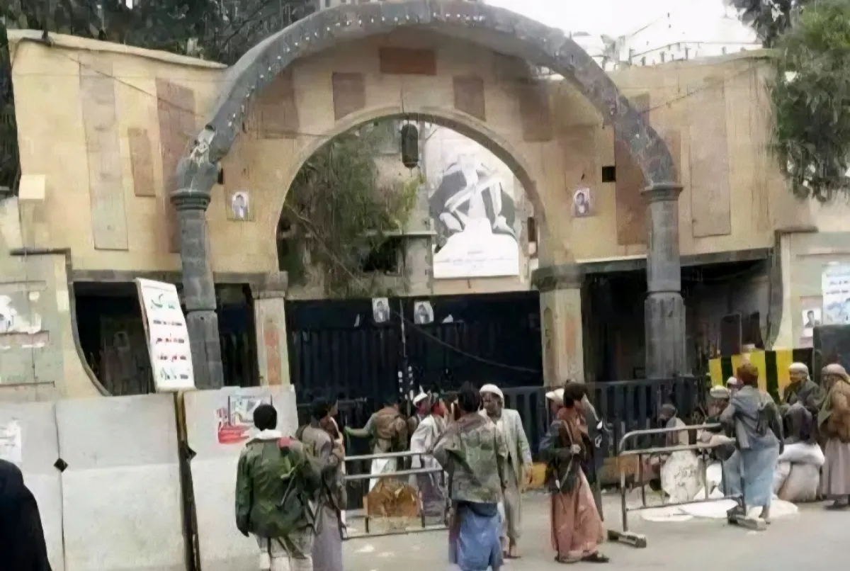 إحاطة شاملة: تطورات مقلقة في منطقة الحصبة بصنعاء واستهداف غير معلن لمنزل الشيخ حمير الأحمر