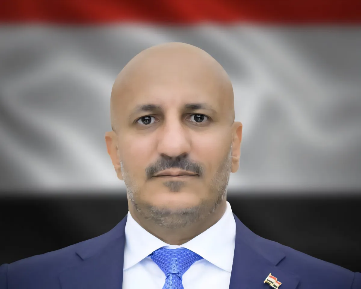 طارق صالح يهنئ اليمنيين بشهر رمضان ويؤكد: البوصلة الوطنية نحو استعادة الدولة وإنهاء الانقلاب