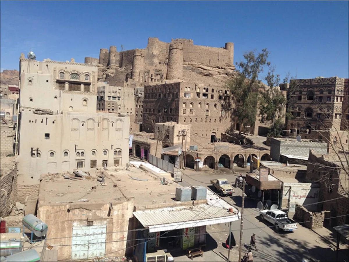 "دمروا حياتنا".. مأساة أسرة بعد إحراق منزلها الوحيد من قبل الحوثيين في قيفة برداع