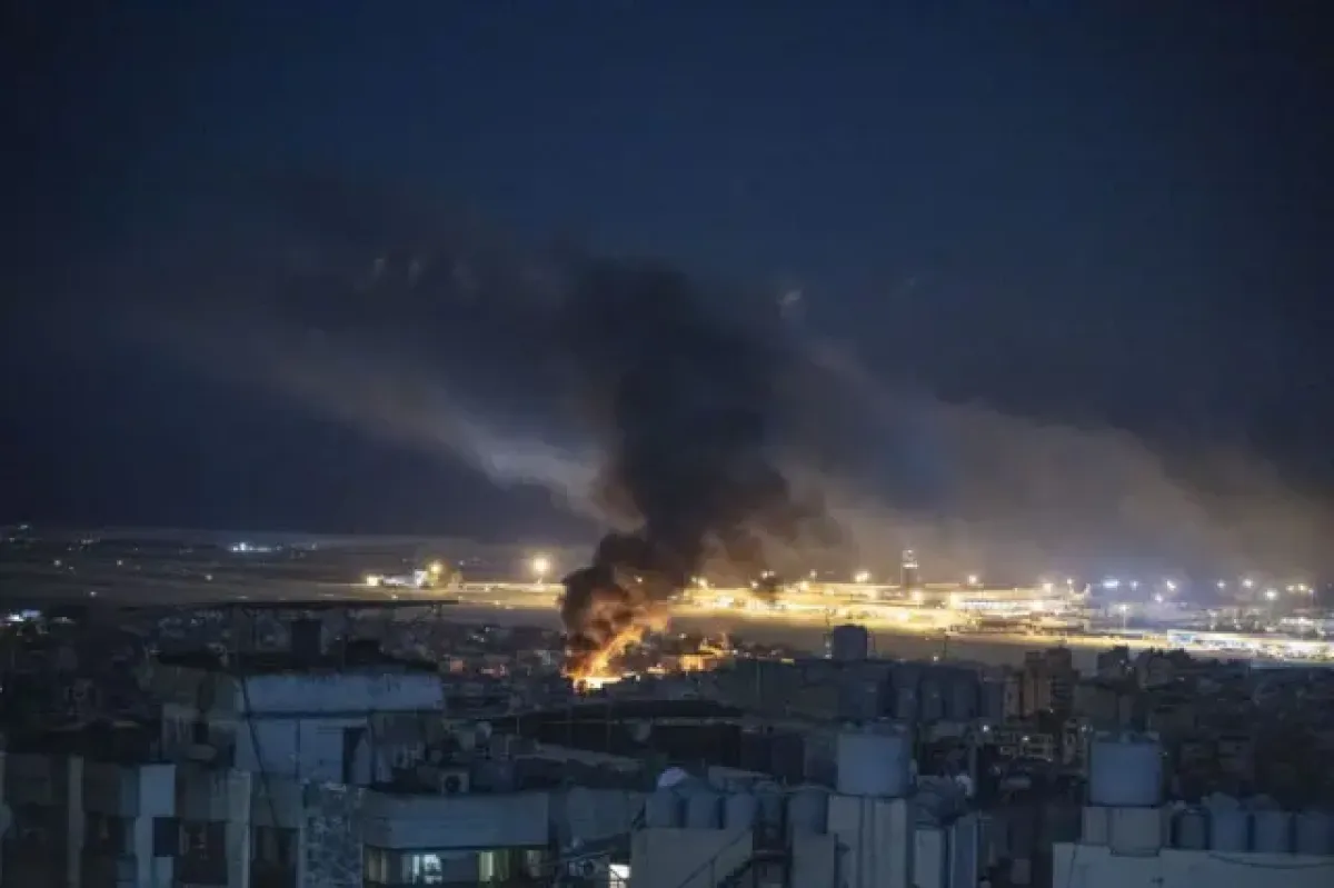 مقتل قيادي في حزب الله بغارات إسرائيلية على بعلبك وتصاعد التوترات شرق لبنان