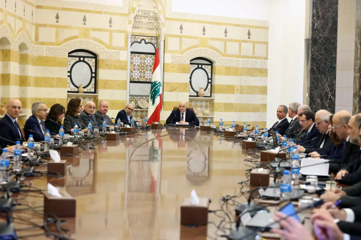 لبنان يحظر أنشطة «حزب الله» ويُلزمه بتسليم سلاحه بقرار حكومي جامع