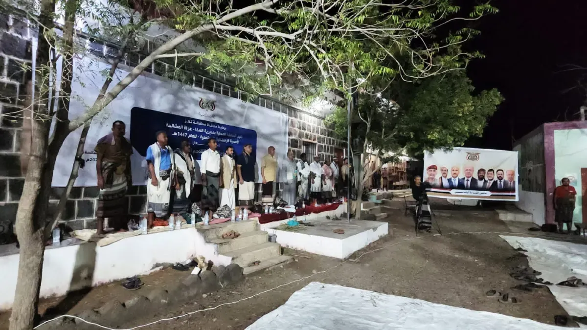 السلطة المحلية بالمخا تنظم أمسية رمضانية في عزلة المشالحة لتعزيز التلاحم المجتمعي