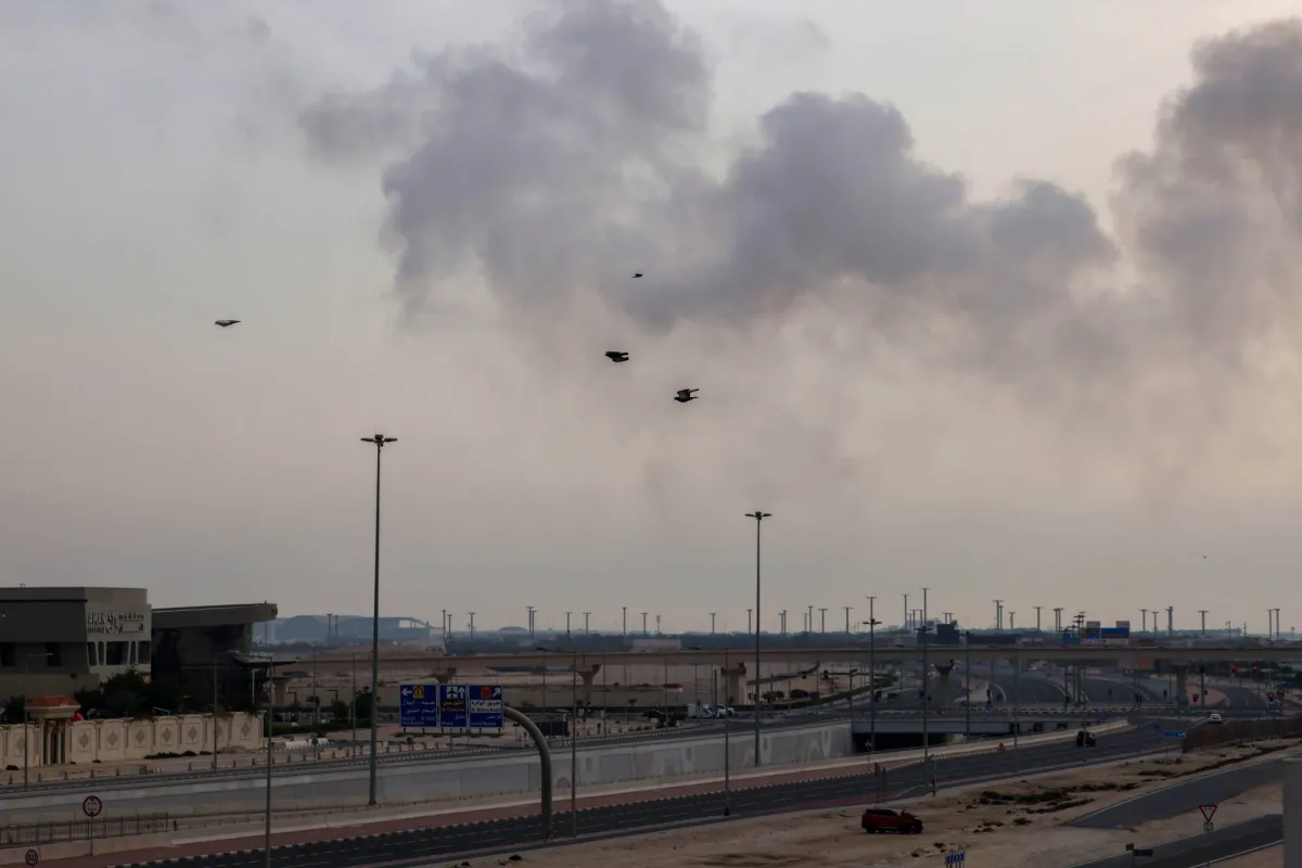 الدفاعات الجوية الخليجية تتصدى لعشرات الصواريخ والمسيرات الإيرانية لليوم الخامس عشر