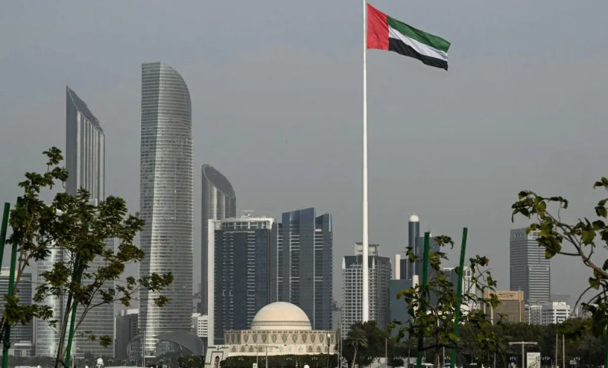 الإمارات تفكك شبكة مرتبطة بـ«حزب الله» وإيران تعمل بغطاء تجاري