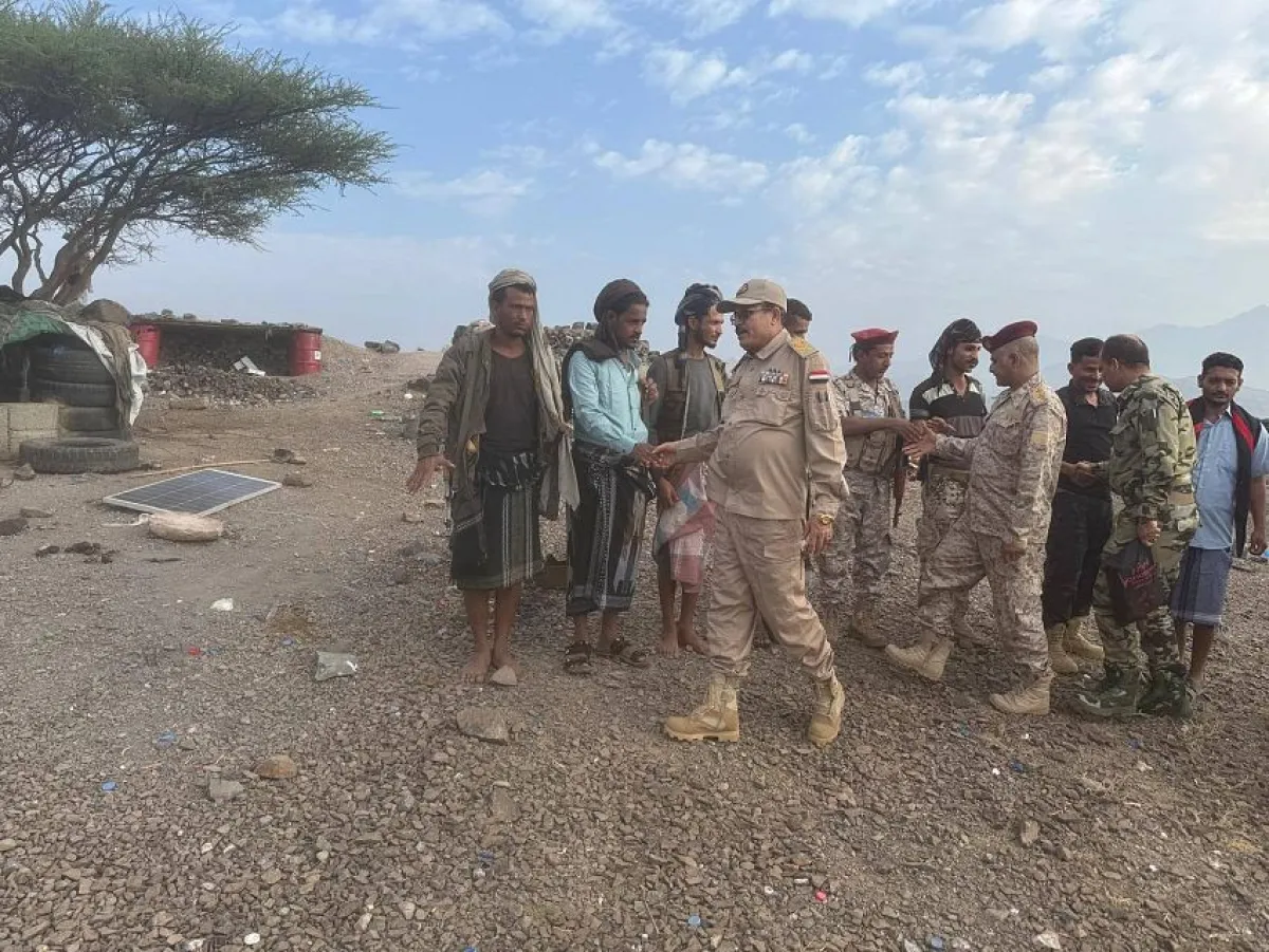 رئيس أركان محور تعز يزور المقاتلين في قطاع لواء النصر