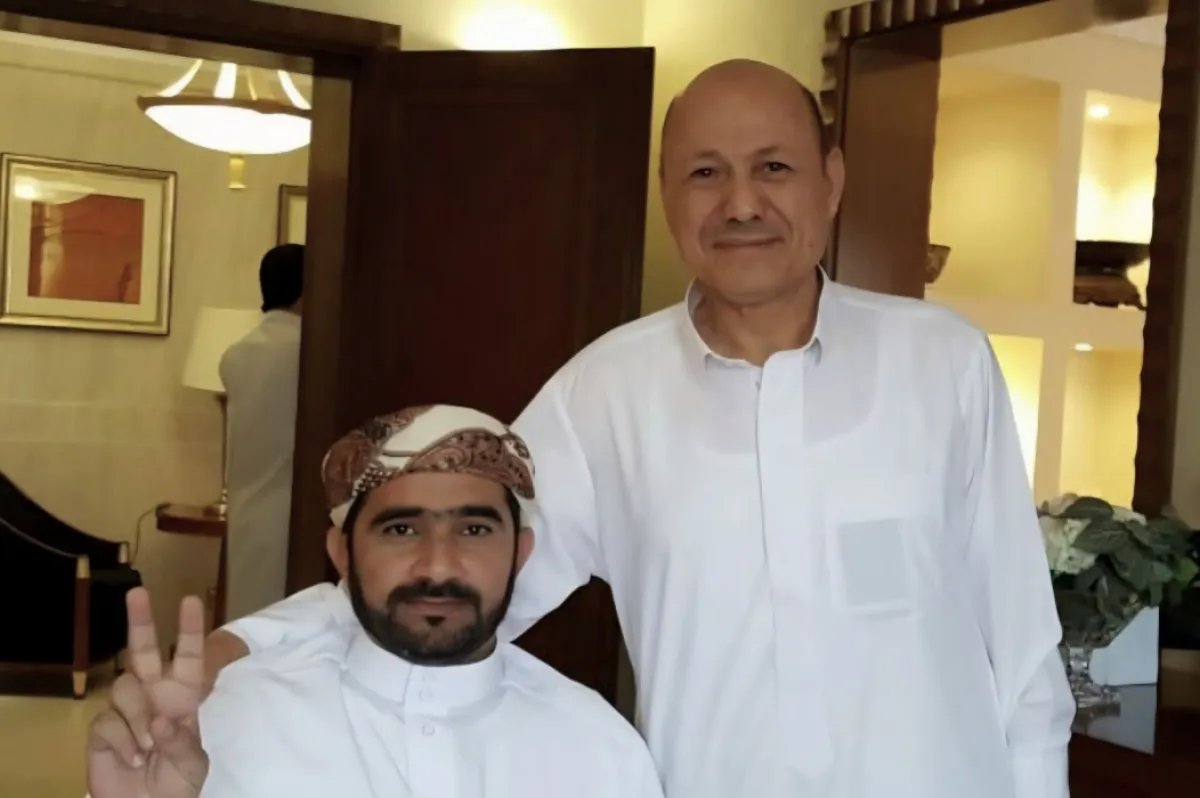 المعمري «الناجي من التعذيب» يخضع لجراحة معقدة في ألمانيا.. والعليمي يؤكد دعم ضحايا سجون الحوثي