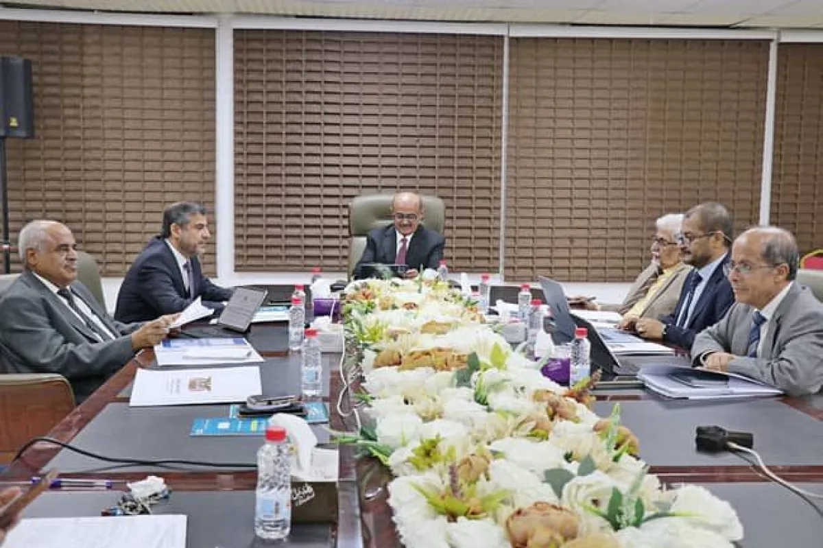 البنك المركزي في عدن يقر حزمة إجراءات لكبح شح السيولة وتعزيز الاستقرار