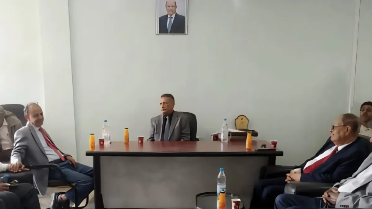 وزير التعليم العالي يتفقد فرع جامعة تعز بالتربة ويؤكد التوجه لتحويله إلى جامعة تكنولوجيا