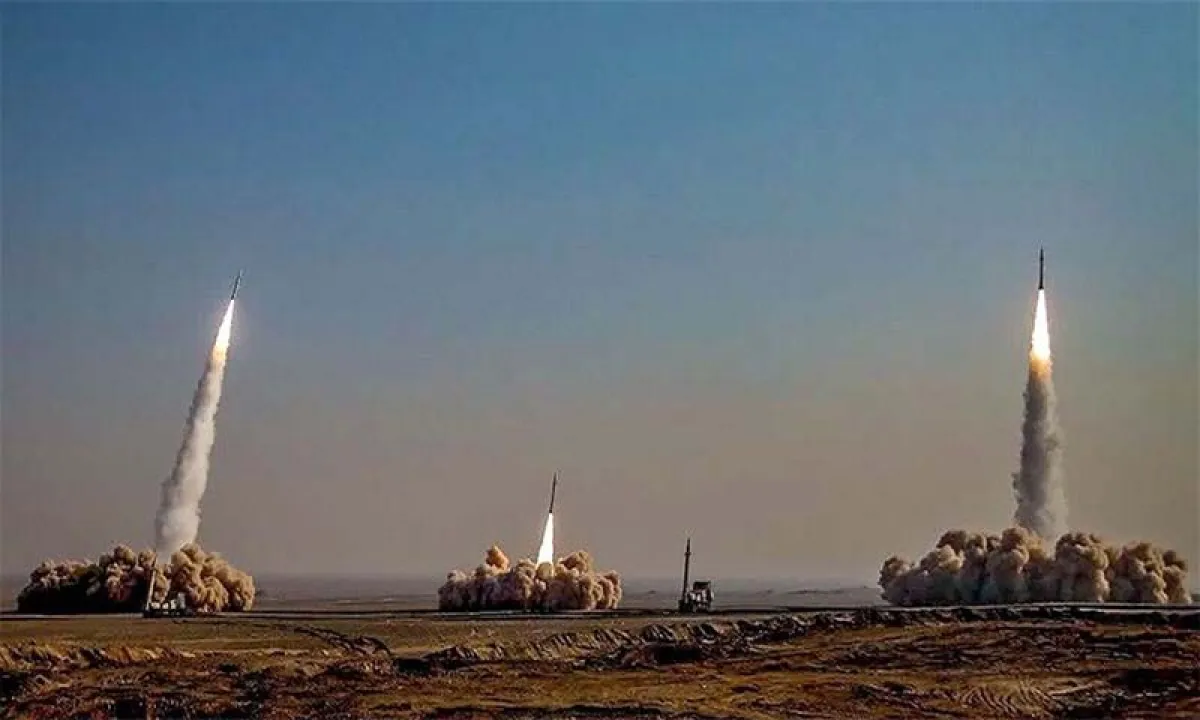 اليوم الـ33 للعدوان الإيراني: تصعيد يستهدف منشآت حيوية بالخليج واعتراض مئات الصواريخ والمسيرات