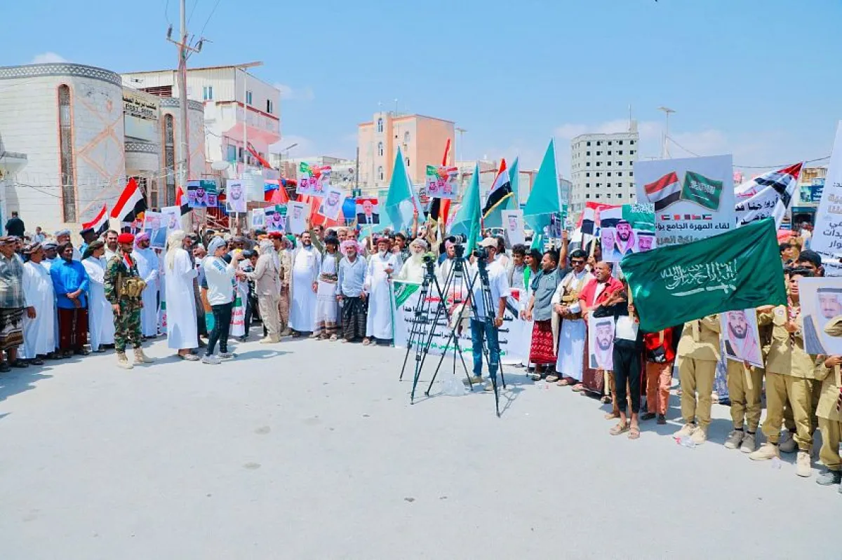 مسيرة حاشدة في الغيضة تضامناً مع الخليج ورفضاً للاعتداءات الإيرانية