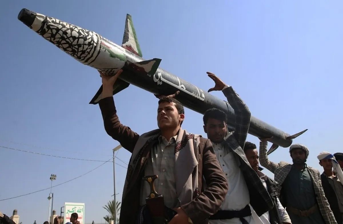 وول ستريت جورنال: خشية من ضربات إسرائيلية.. تحركات سرية لقيادات الحوثي