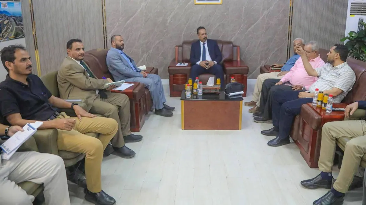 محافظ الضالع يبحث تفعيل الجامعة وتطوير شبكة الطرق مع وزيري التعليم والأشغال