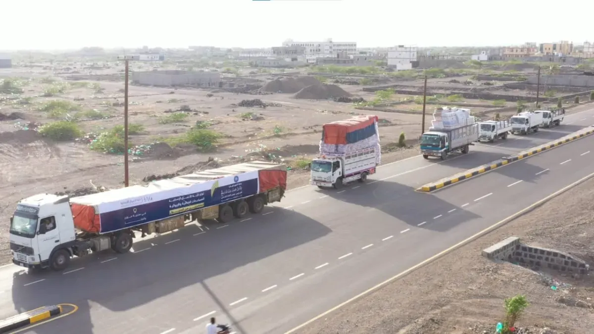 إنسانية المقاومة تواصل تقديم قوافل المساعدات لمتضرري السيول في المخا وموزع