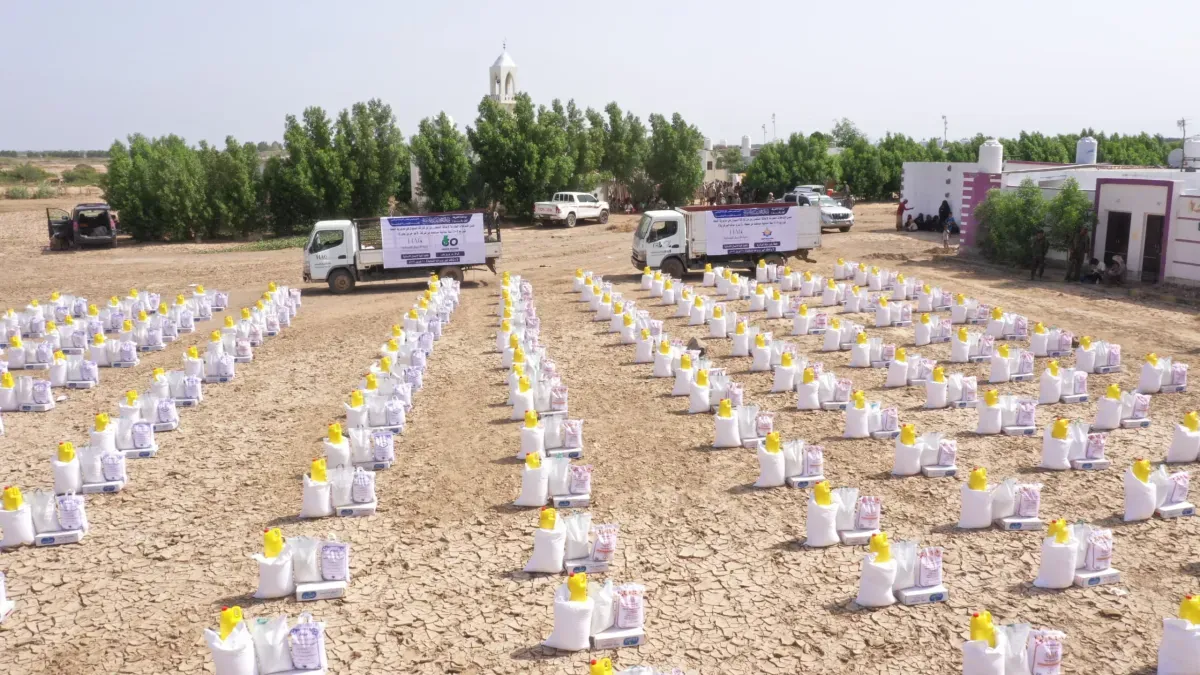 بدعم من الشركاء.. إنسانية المقاومة تقدّم مساعدات غذائية وإيوائية لـ400 أسرة متضررة من السيول في عزلة الزهاري بالمخا