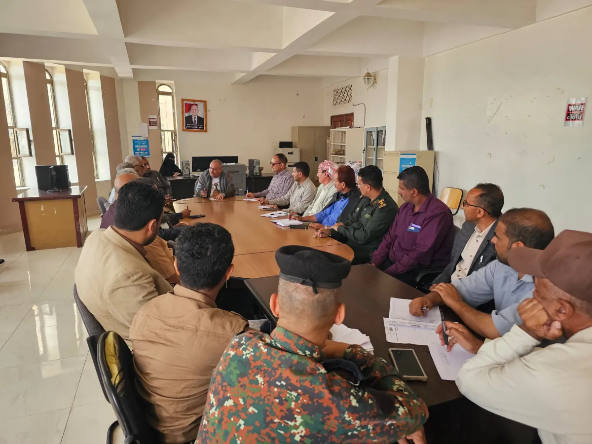 وكيل أول تعز يطلع على أوضاع الشمايتين ويوجه بتحسين خدمات النظافة