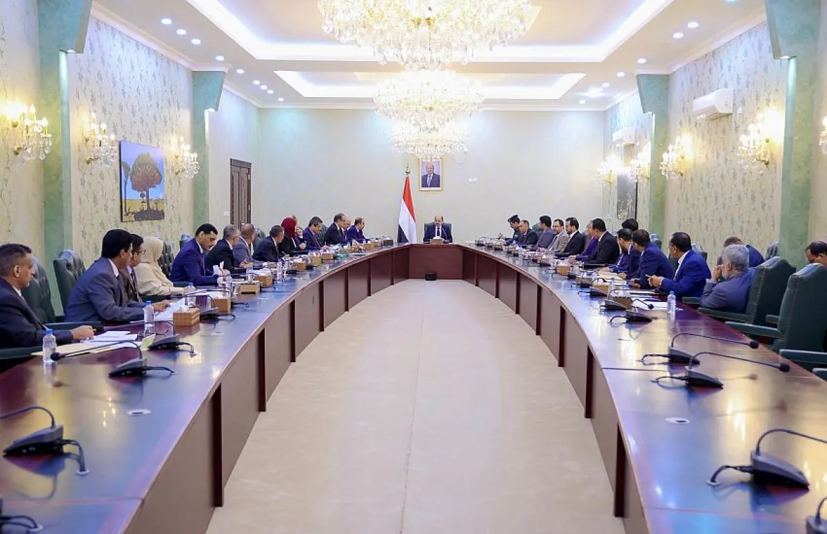 الحكومة تقر إصلاحات مالية لتنظيم صرف المرتبات وتعزيز الشفافية والانضباط