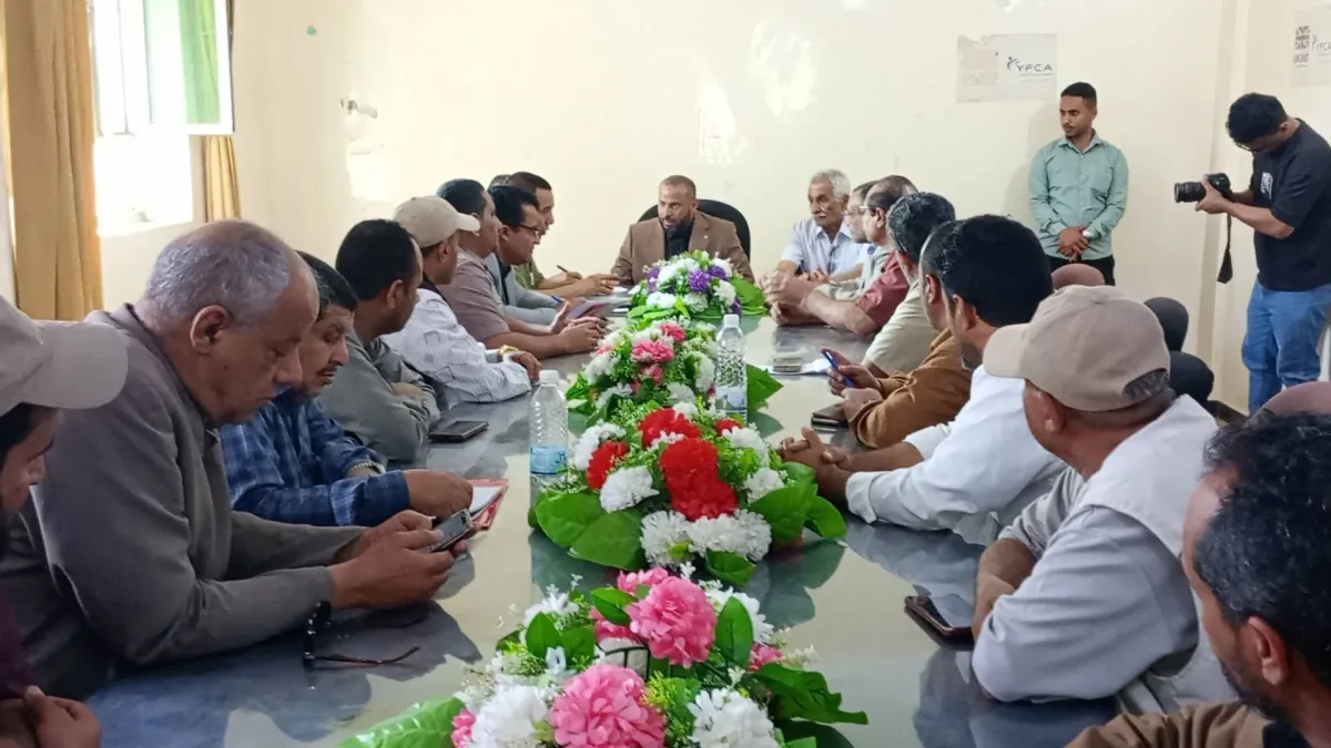 محافظ الضالع يبحث تطوير القطاع الصحي ويؤكد دعمه للخدمات الطبية