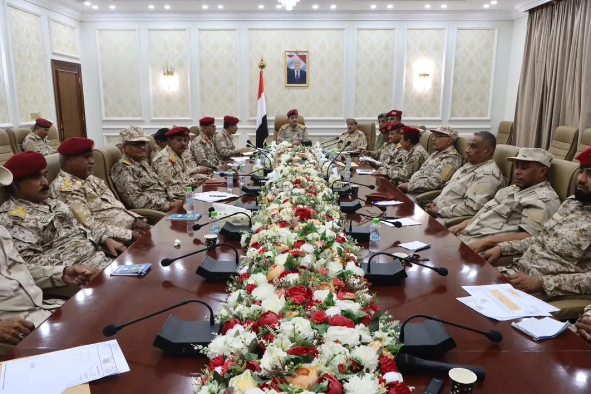 وزير الدفاع يشيد بالجاهزية الميدانية ويؤكد: تحرير صنعاء هدف استراتيجي لا تراجع عنه