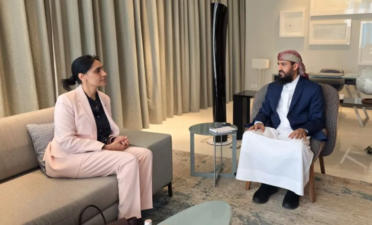 المحرمي والسفيرة البريطانية يبحثان تعزيز الشراكة ودعم التعافي في اليمن
