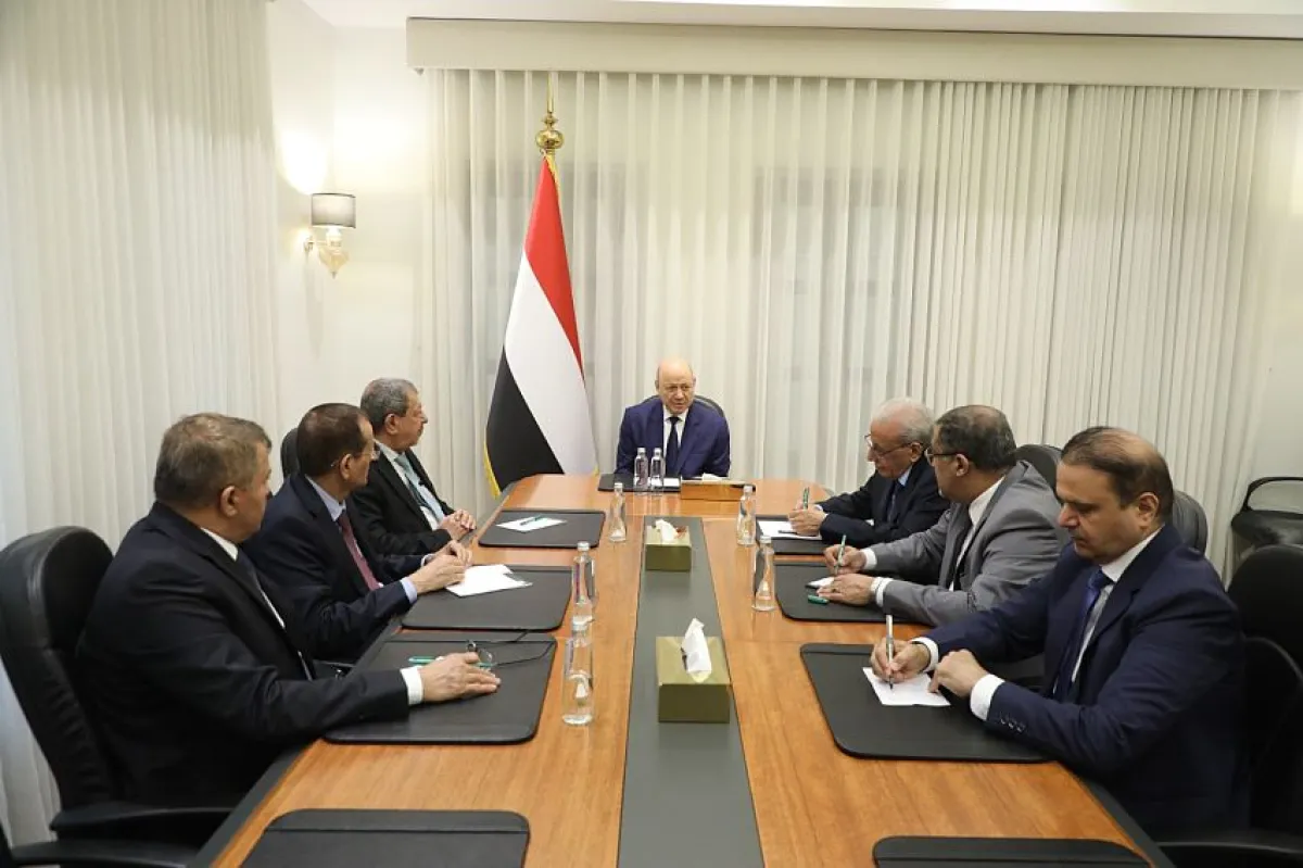 العليمي: هيبة الدولة تبدأ من تكامل مؤسسات إنفاذ القانون