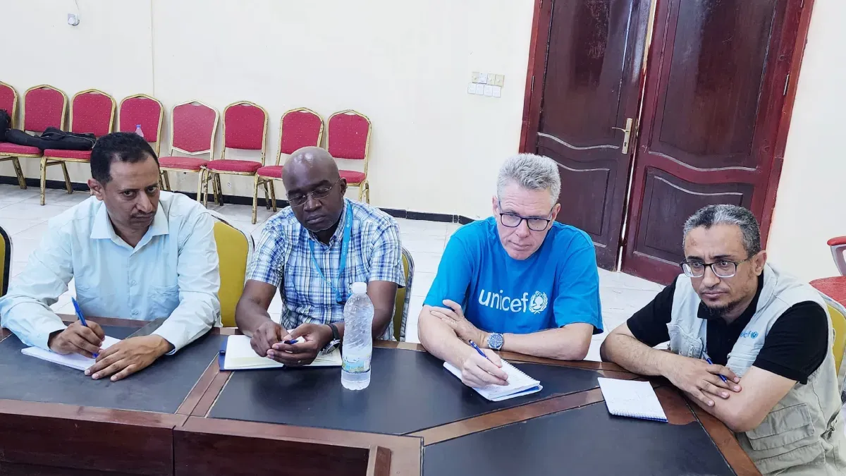المخا.. مناقشة تدخلات اليونيسف لتعزيز مشاريع المياه في المديريات الساحلية بتعز