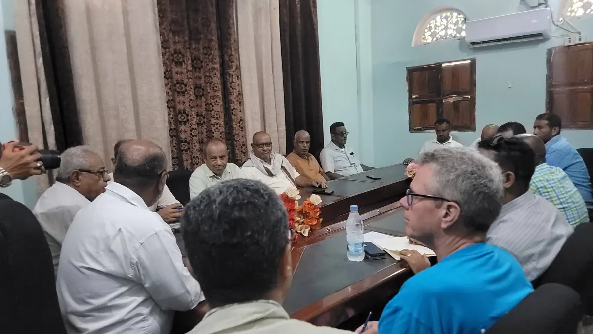 الحديدة.. السلطة المحلية تبحث مع اليونيسف مشاريع المياه والإصحاح البيئي