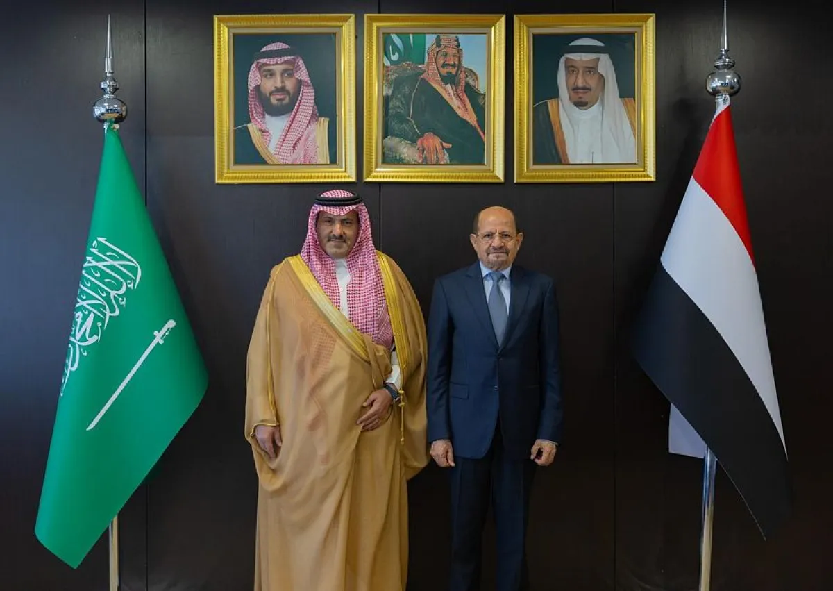 الزنداني وآل جابر يبحثان تعزيز التعاون وتنفيذ مشاريع تنموية في اليمن