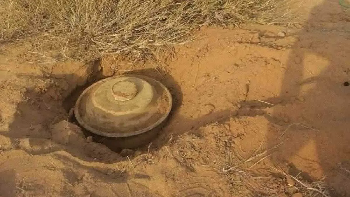 إصابة مدنيين اثنين بانفجار لغم حوثي جنوبي الحديدة