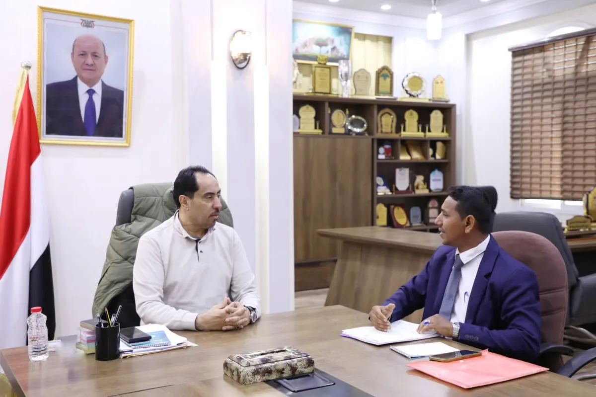 وزير الشباب يعتمد خطة رياضية للنهوض بقطاع الشباب في الحديدة