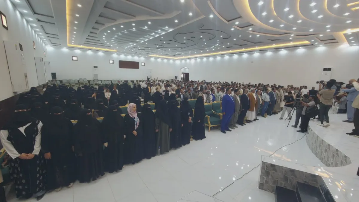 مأرب تكرم 400 عامل وعاملة تقديراً لدورهم في التنمية بمناسبة عيد العمال