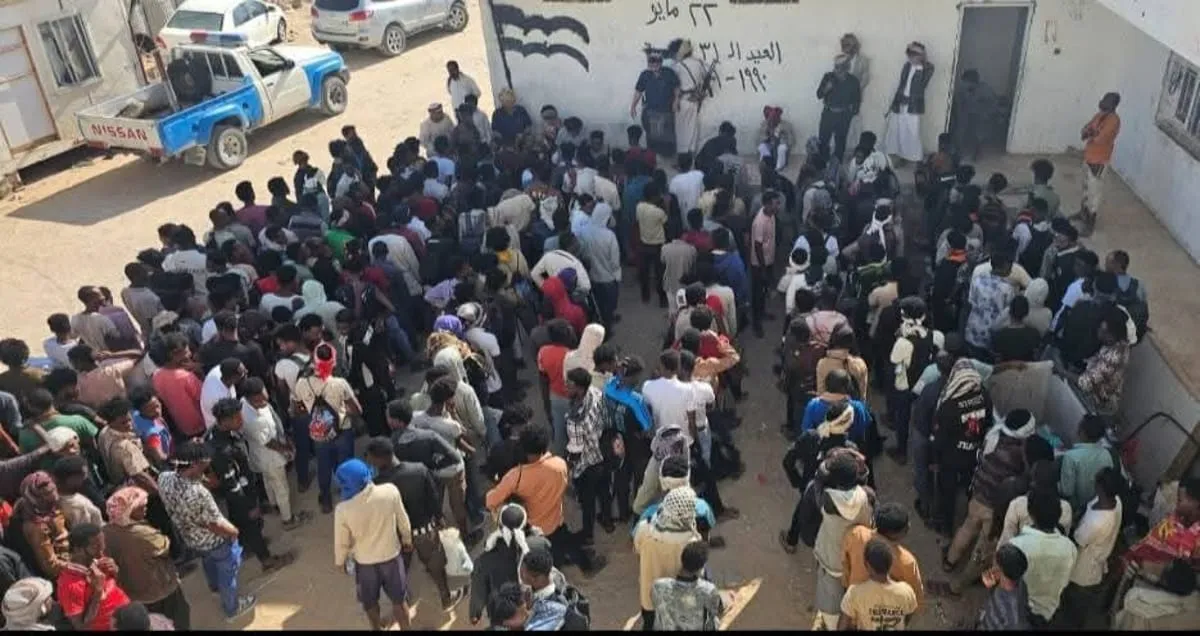 ضبط أكثر من ألف حبة مخدرة بحوزة مهاجرين غير شرعيين خلال مداهمة أمنية في شحن