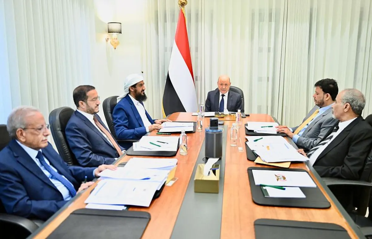 مجلس القيادة الرئاسي يجدد التزامه بحماية المواطنين والعاملين في الإغاثة ومواصلة معركة استعادة الدولة
