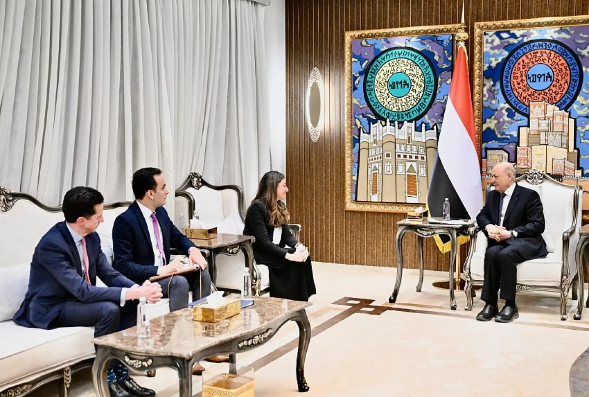 العليمي: منح الحوثيين شرعية سياسية يكرس فكرة "الحق الإلهي" والسلاح خارج مؤسسات الدولة