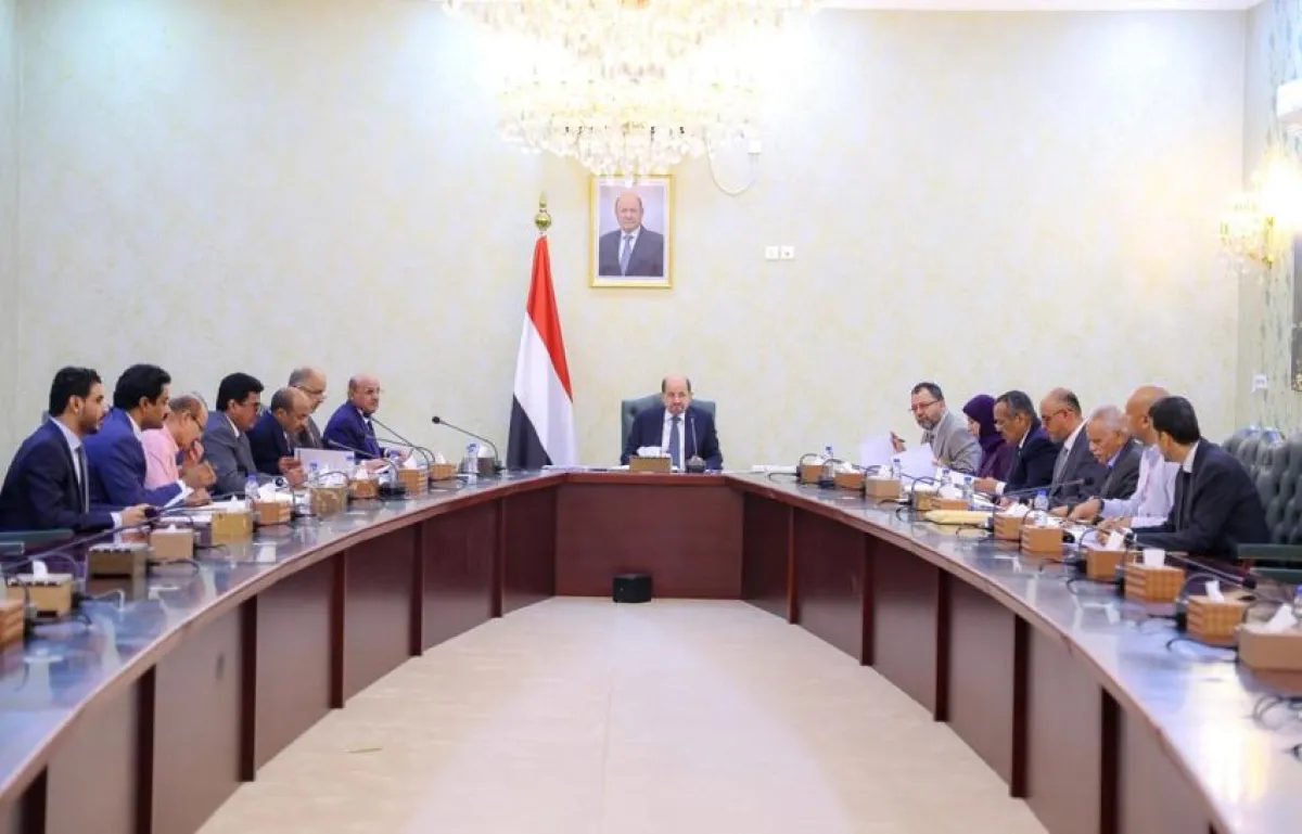 الحكومة تعتمد إجراءات عاجلة واستراتيجية لتحسين خدمة الكهرباء وتأمين الوقود في المناطق المحررة