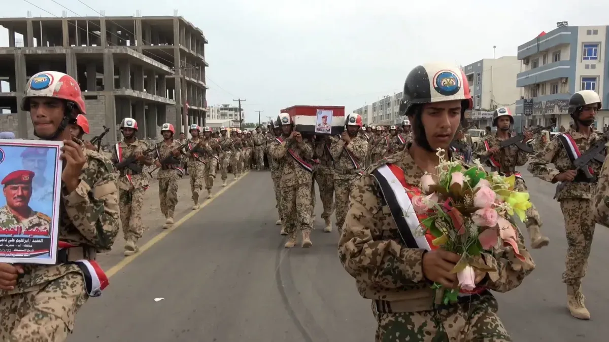 المقاومة الوطنية تودع الشهيد العقيد الماعطي إلى فردوس الشهداء في المخا