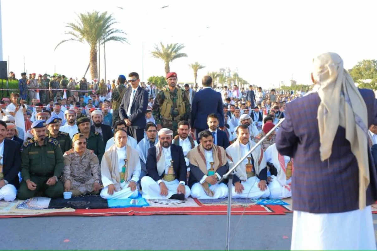 العرادة يؤدي صلاة عيد الأضحى في مأرب ويؤكد أهمية التلاحم الوطني