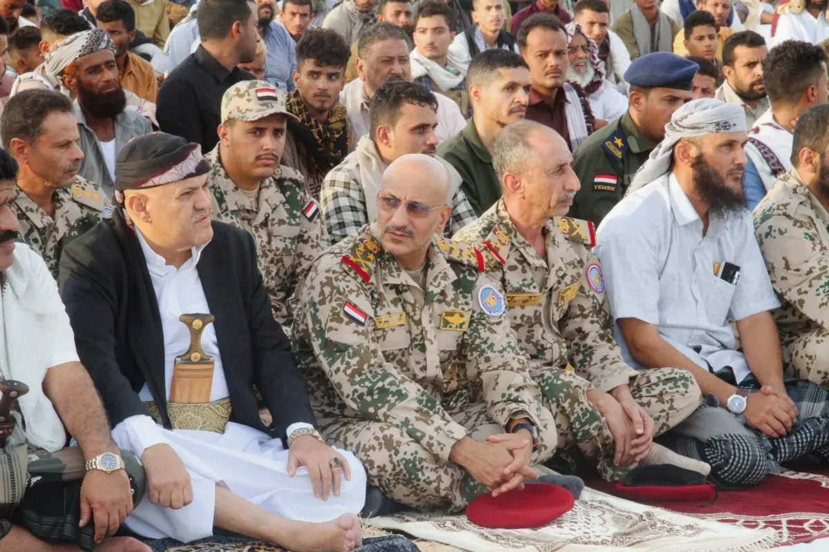 باب المندب.. حين تتحول صلاة العيد إلى رسالة سيادة وقوة