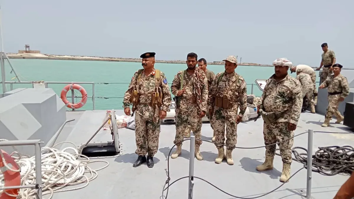 فخري يشارك أبطال البحرية بجزر حنيش وزقر في البحر الأحمر وباب المندب أفراح العيد