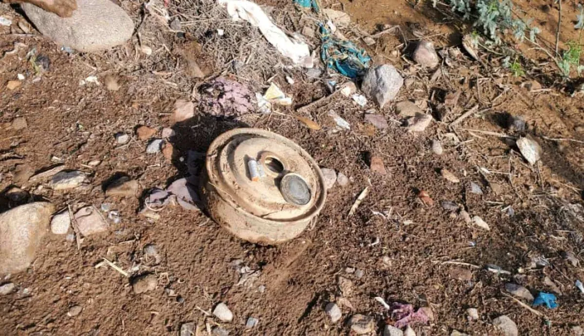 نجاة سائق شاحنة عقب انفجار لغم حوثي في مديرية موزع غربي تعز