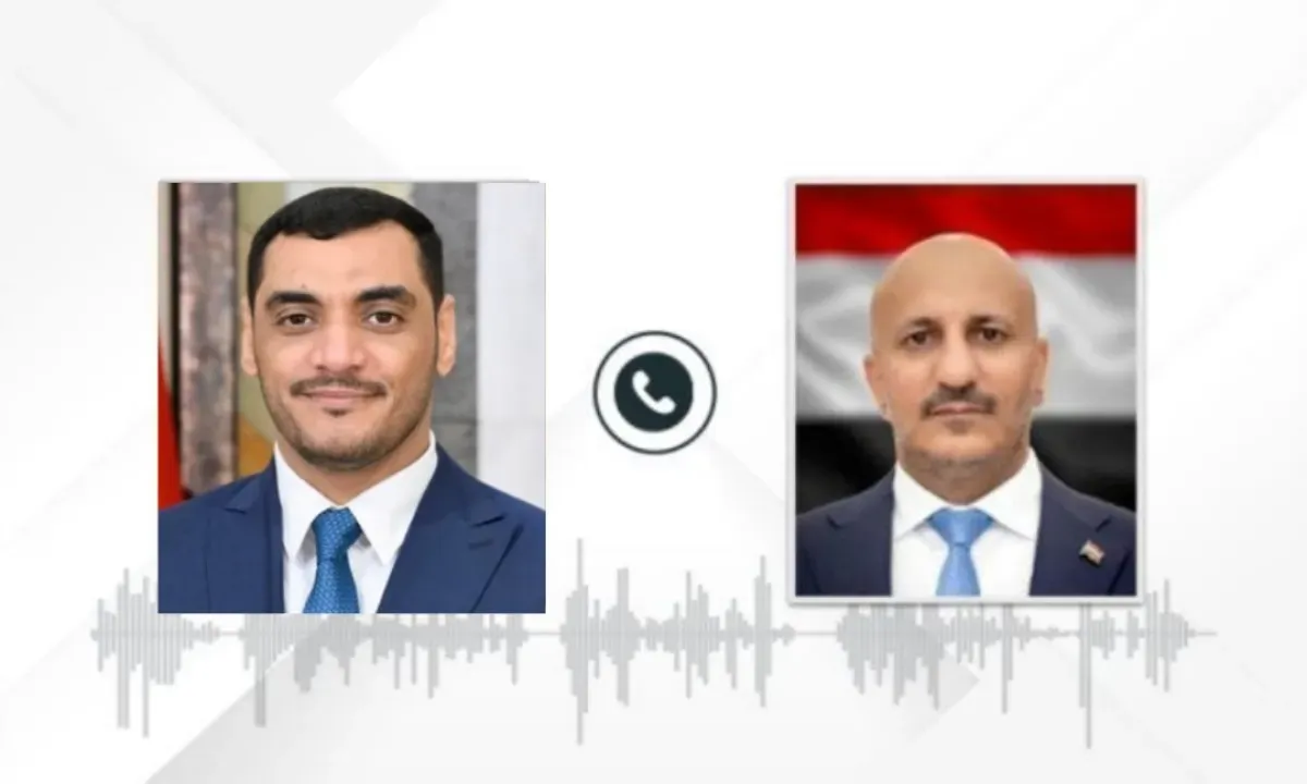 طارق صالح يتلقى برقية عزاء من وزير الدولة العامري في استشهاد قائد الفرقة الأولى بالمقاومة الوطنية