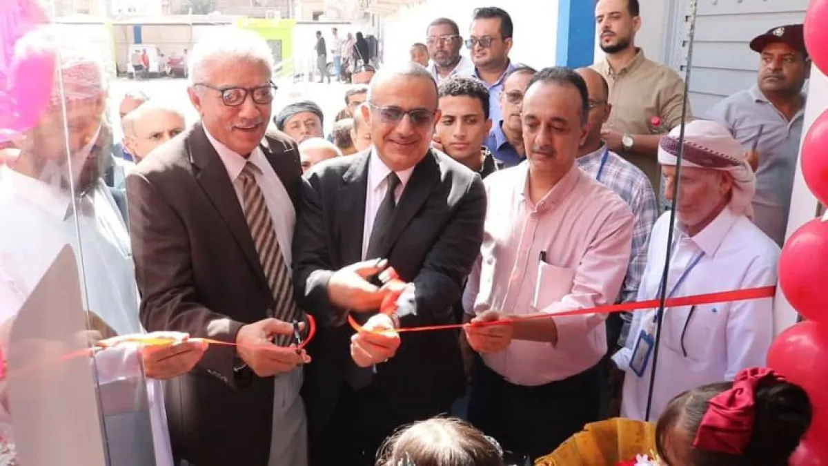 وزير الصحة يفتتح مركز القلب الخيري في عدن ويدشن مخيماً لإجراء 500 عملية قسطرة