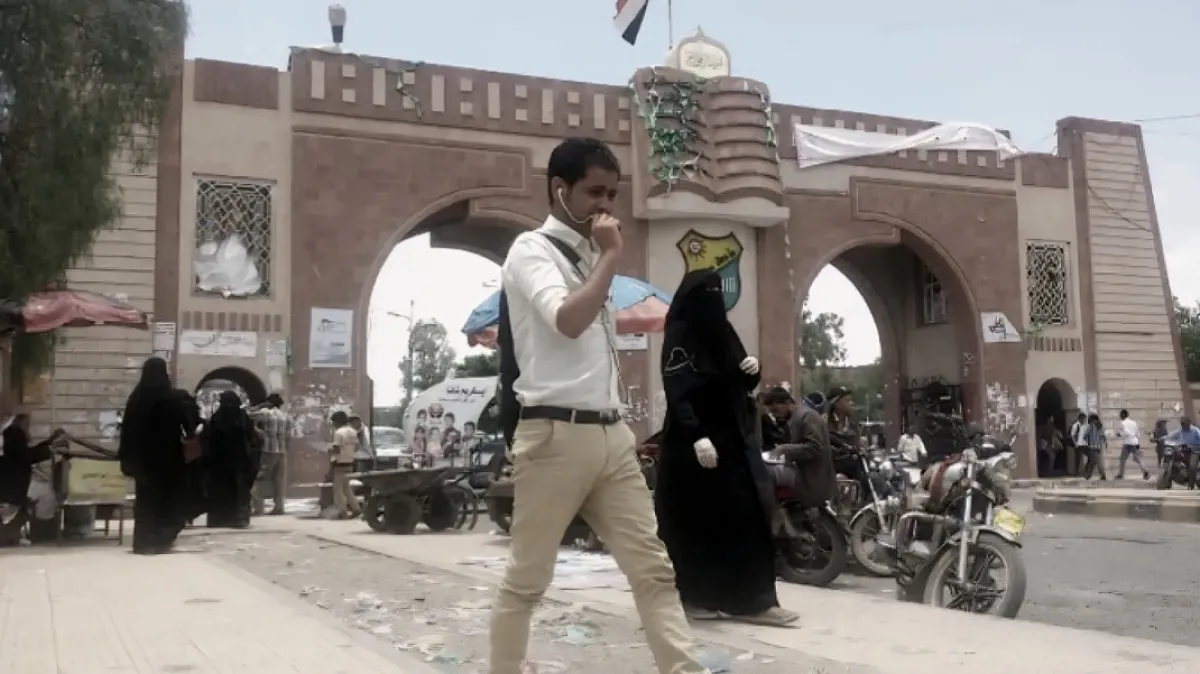 الجامعة خارج الحسابات.. لماذا يعزف الشباب في مناطق سيطرة الحوثي عن التعليم العالي؟