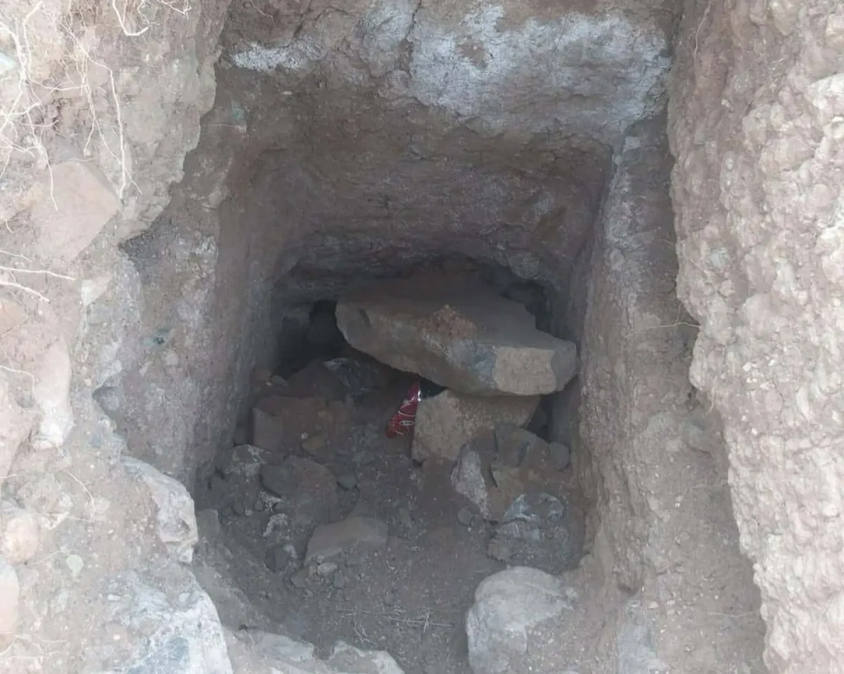 عبث حوثي يطول مقبرة أثرية في ظفار بإب وتحذيرات من ضياع شواهد حضارية نادرة