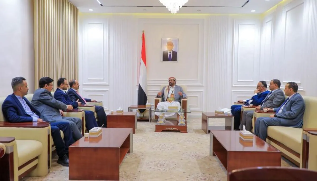 العرادة يؤكد أهمية توحيد الخطاب الإعلامي لتعزيز التوافق والشراكة الوطنية