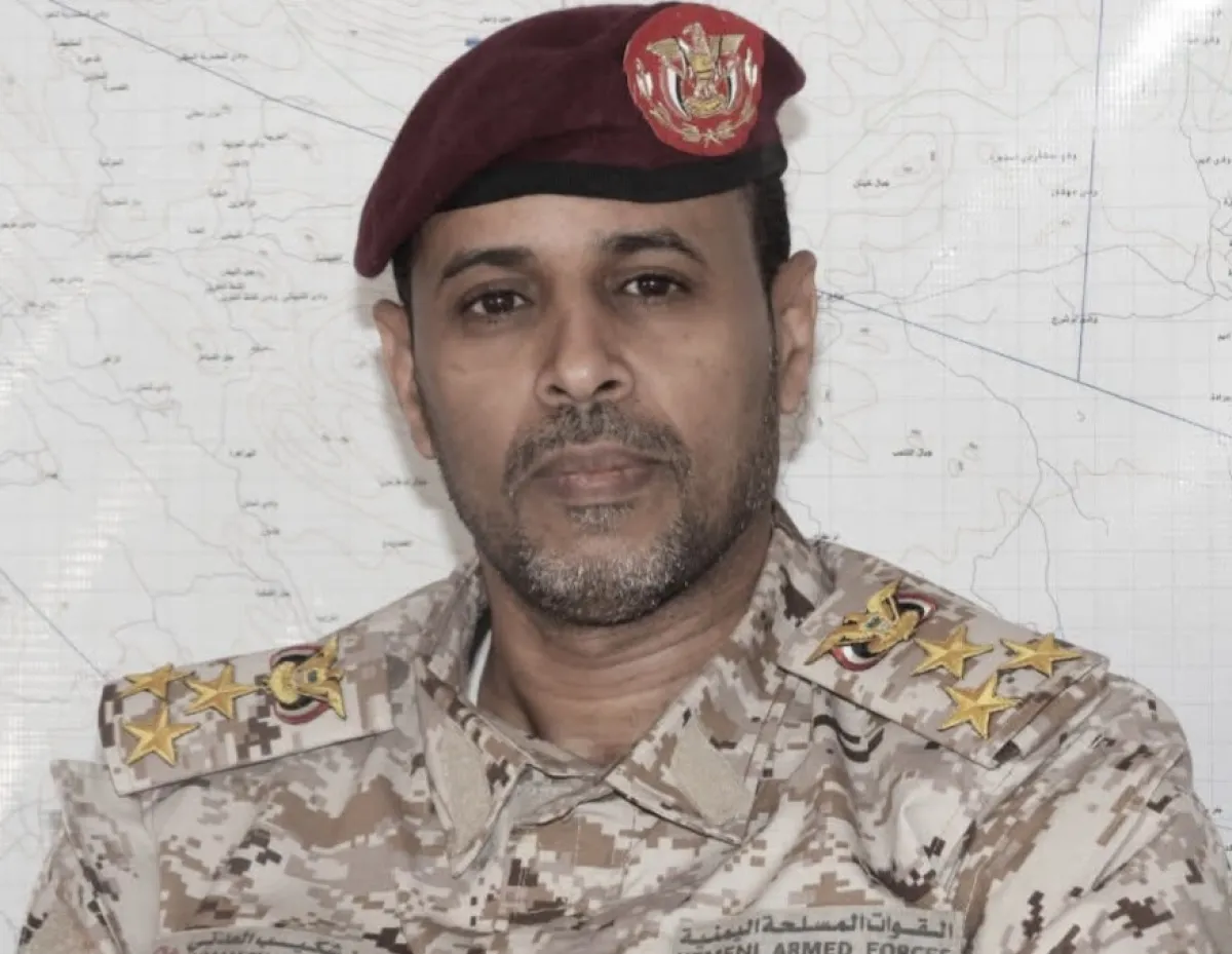 وفاة العميد أيمن شكيب إثر ذبحة صدرية مفاجئة أثناء أداء واجبه في تعز