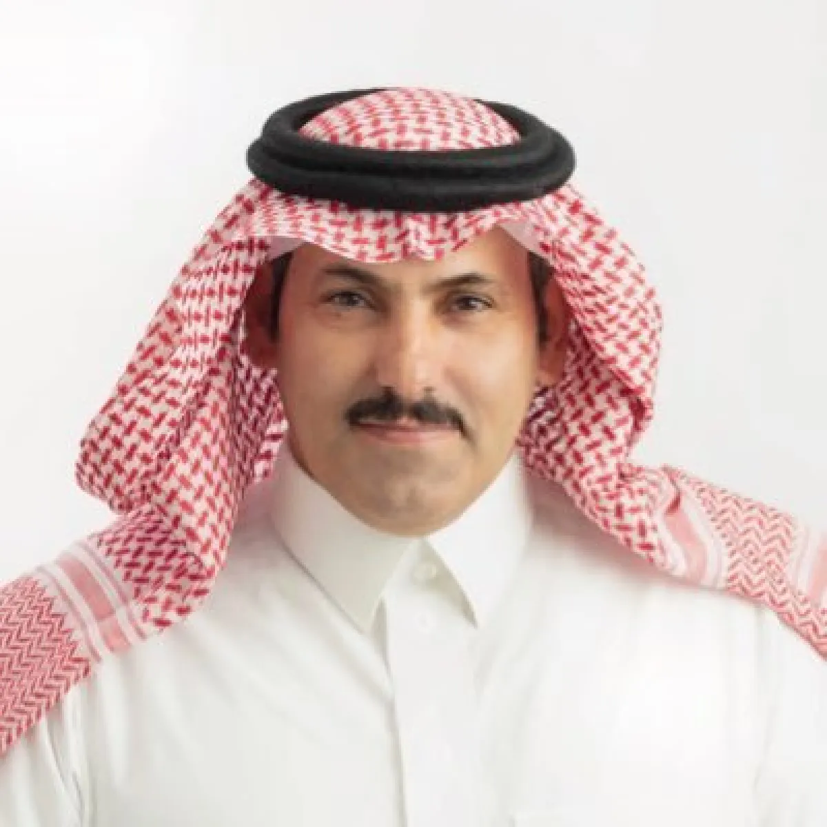 السفير السعودي: الحوثيون يواصلون التصعيد خدمة لأجندات خارجية.. والمملكة ماضية في دعم اليمن وسلامه
