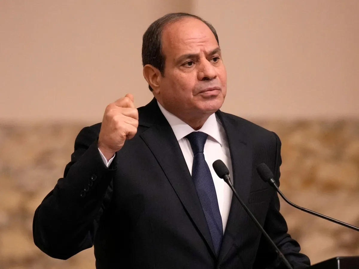 السيسي: التحقيقات مستمرة في هجوم دمياط.. وإدانات عربية ودولية تؤكد التضامن مع مصر